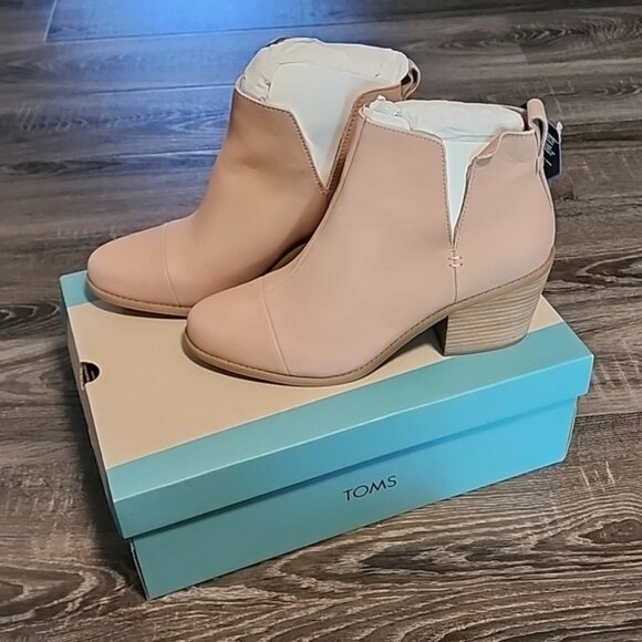 TOMS "Everly Cutout" Booties - Picture 5 of 9